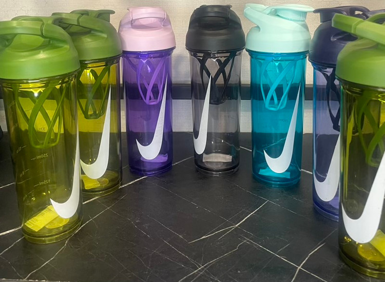 شيكر نشكن نايكي
