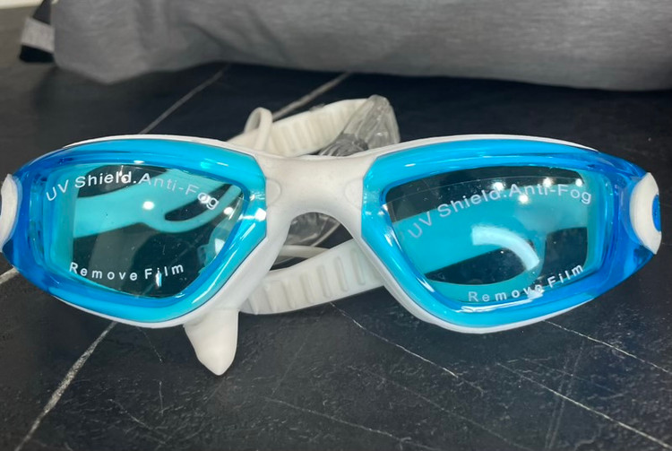 عينك شنا speedo