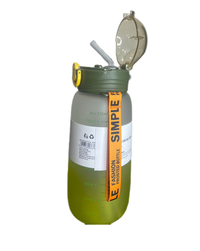 بطری آب وارداتی